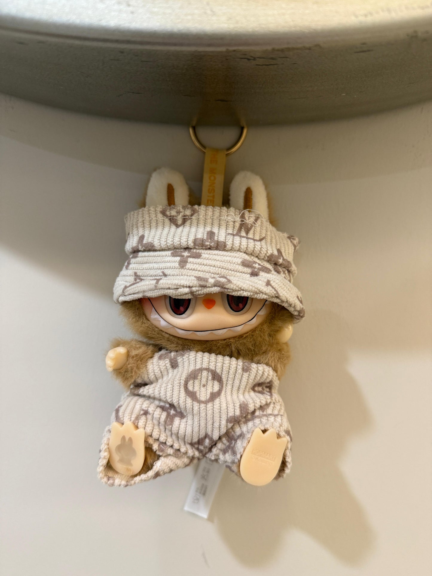 POP MART LABUBU THE MONSTERS HAVE A SEAT PELUŞ FİGÜR (LOUIS VUITTON)